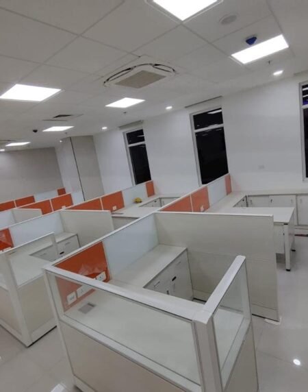 cubicals office workstation desk